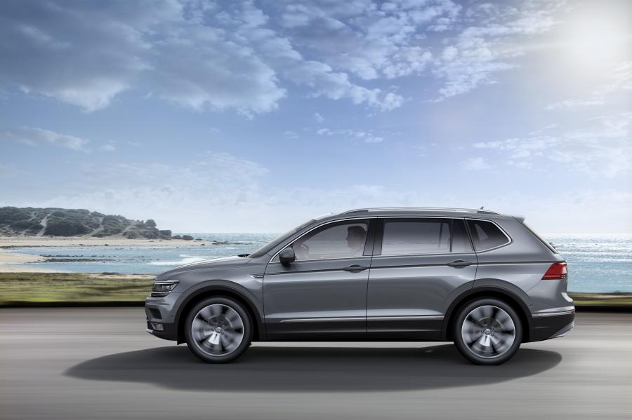  Volkswagen Tiguan Allspace 2017 года  (WW) (фото 2 из 55)